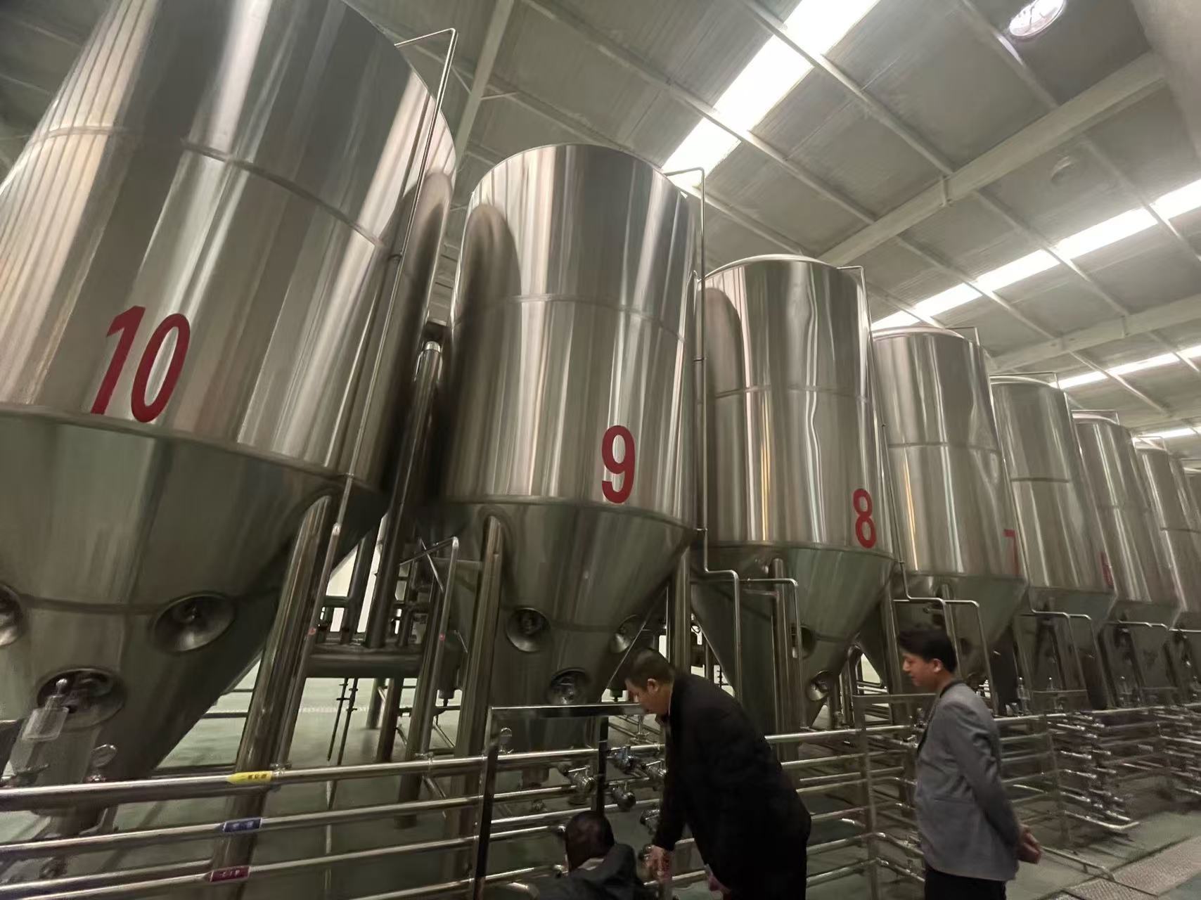 万冲镇精酿啤酒设备厂—平面布置、设备设计、制造、调试、培训等一条龙服务